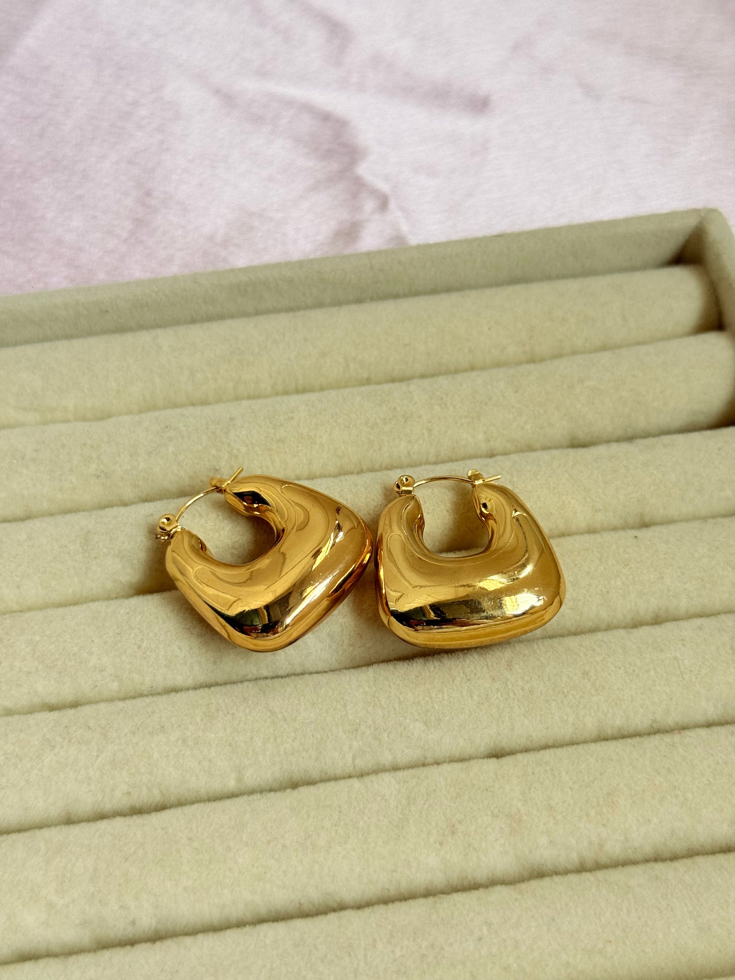 Chunky bella hoops