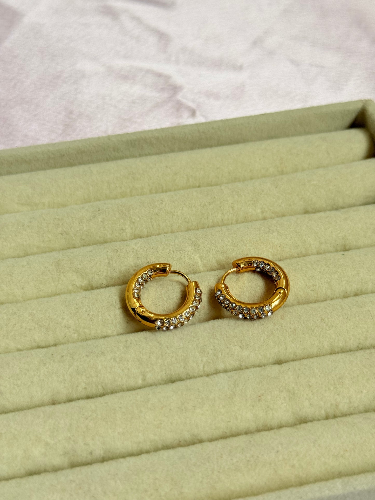 Dainty circle hoops
