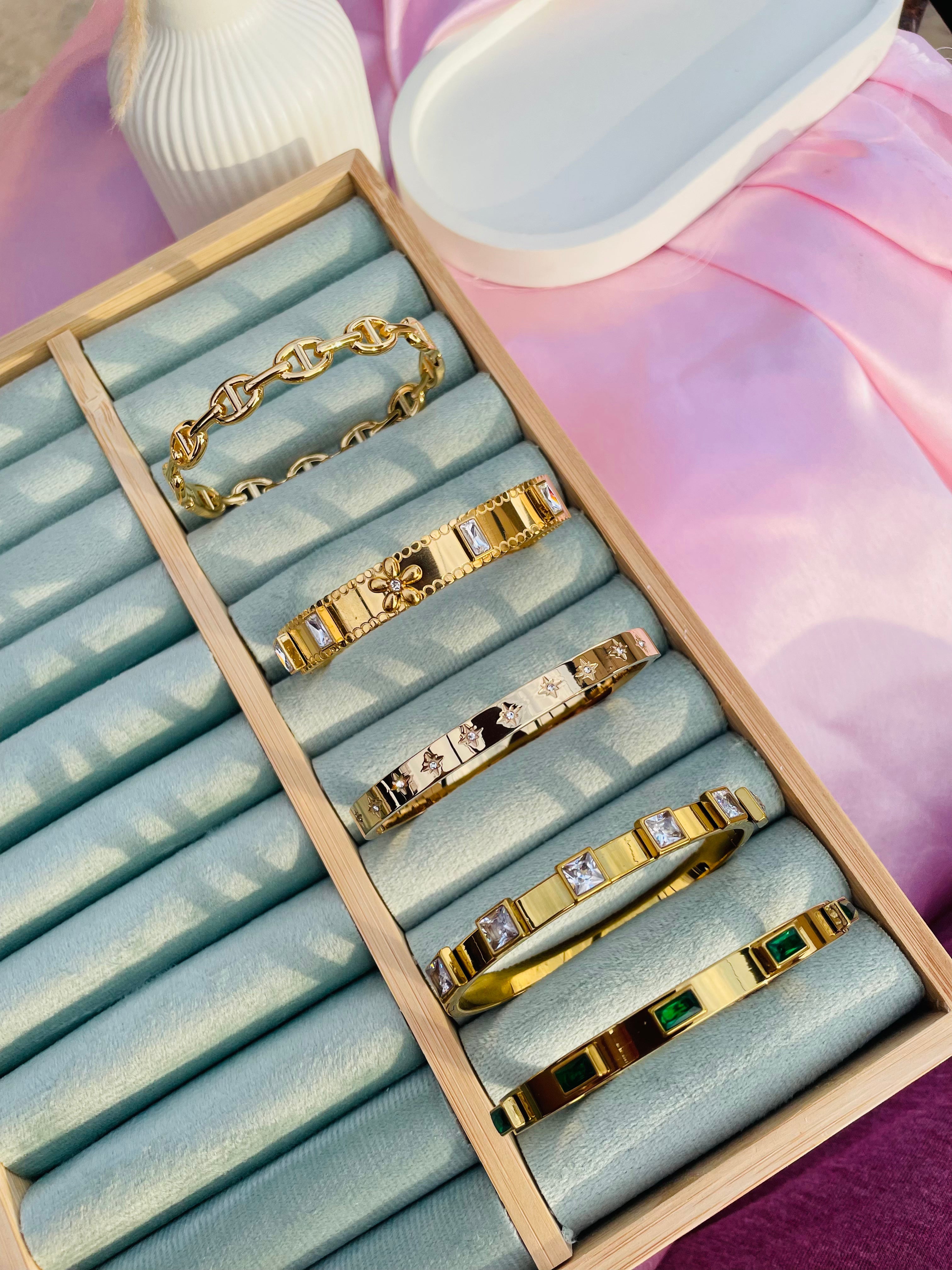 Bracelet