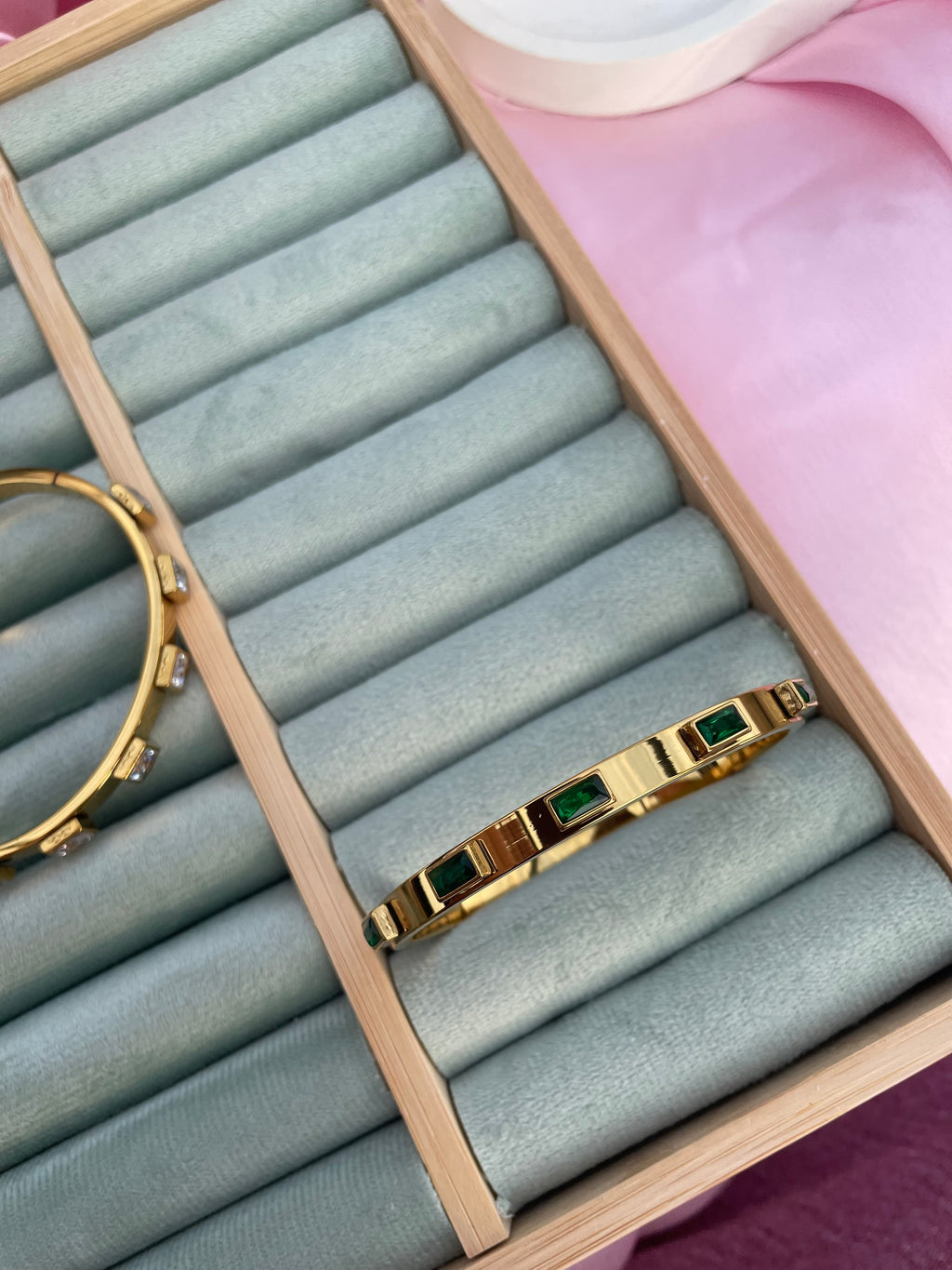 Royal emerald bracelet