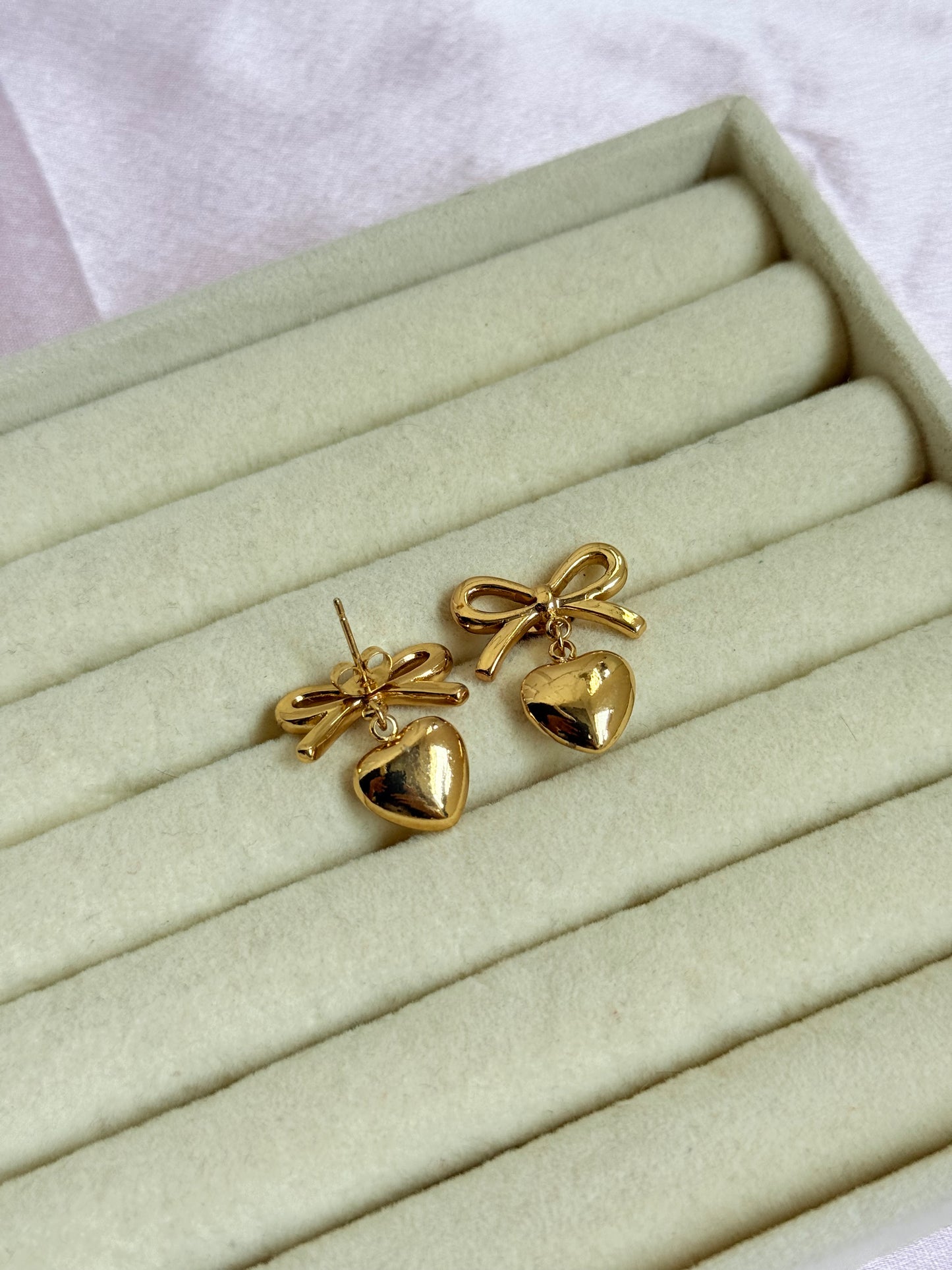 Amelia earrings