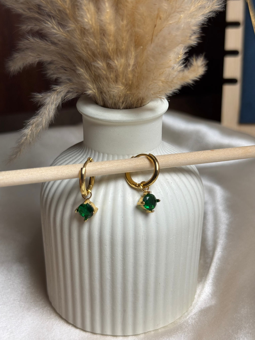 Eme drop earring