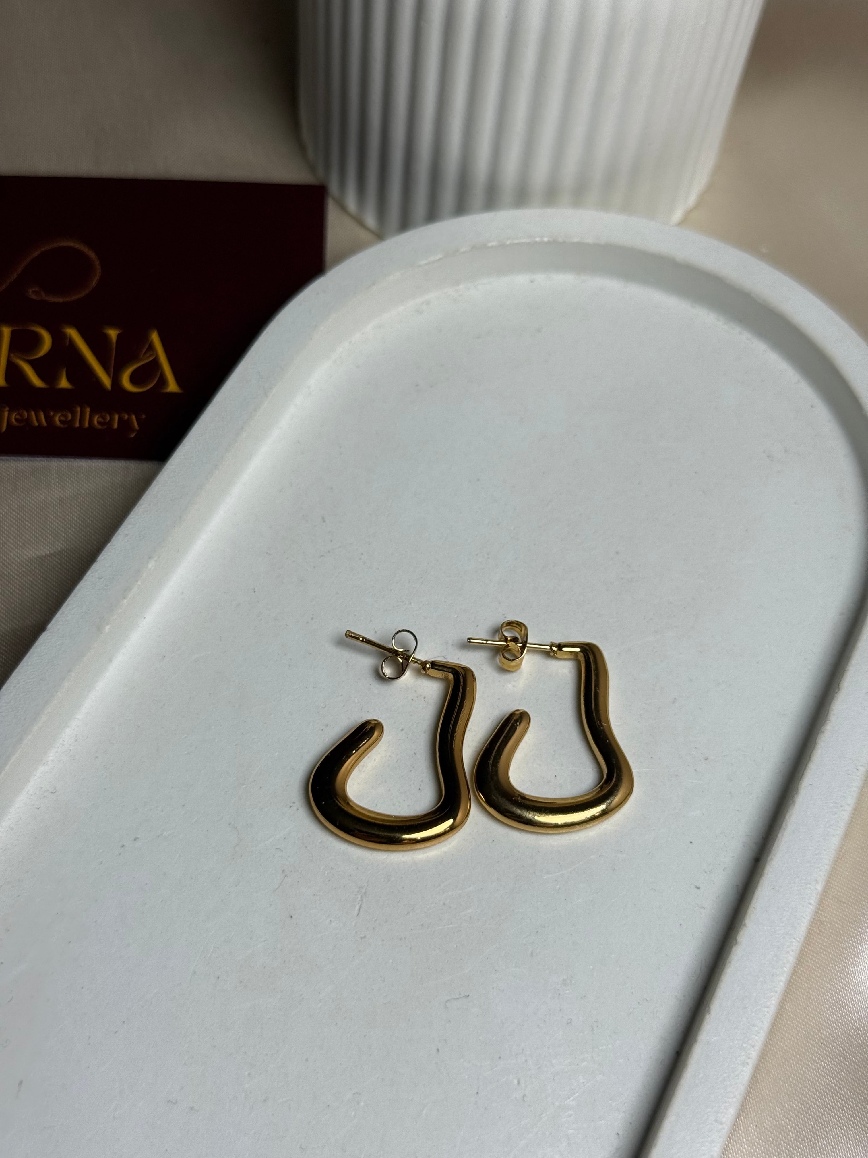 Alina hoops