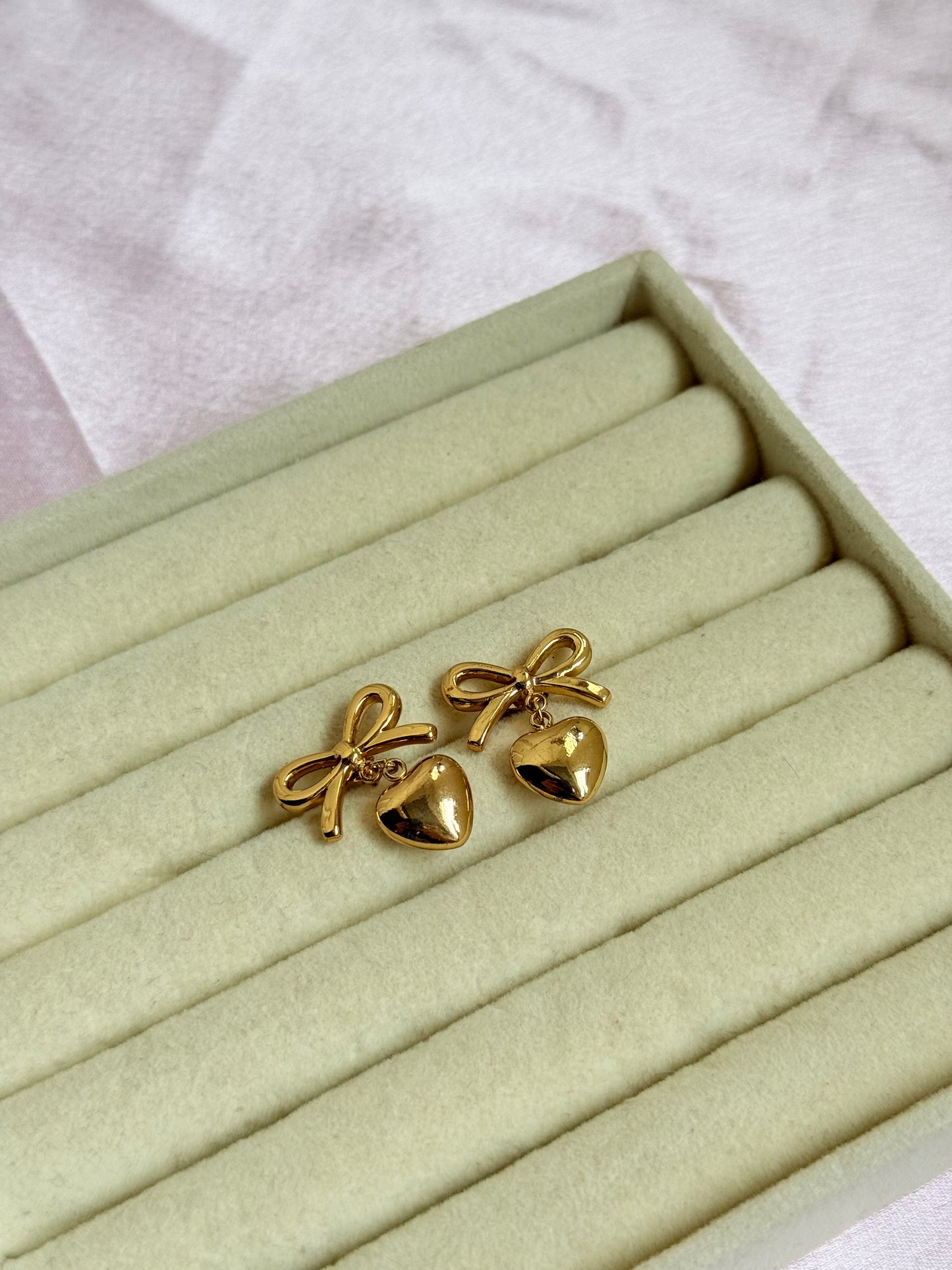 Amelia earrings