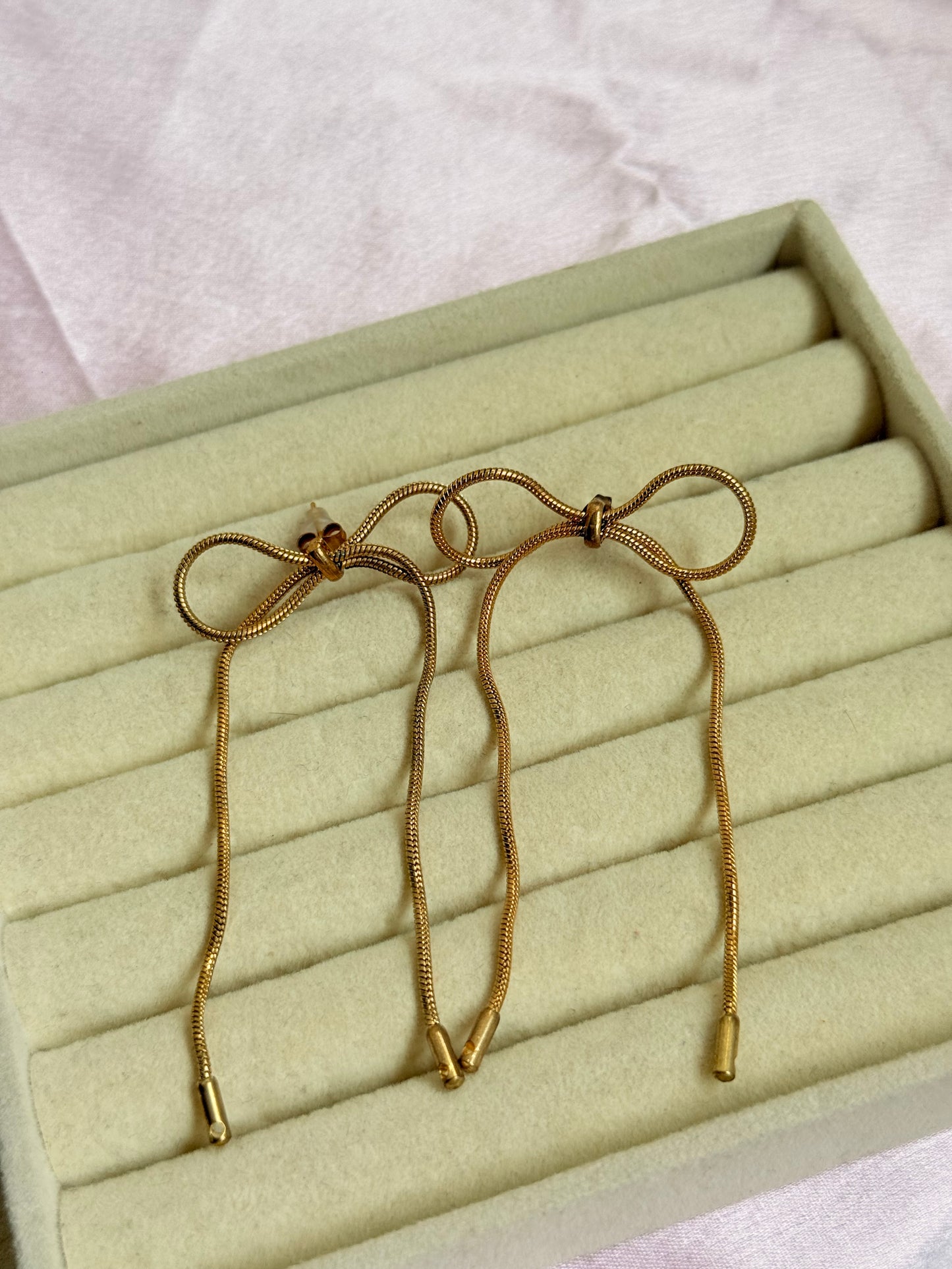 Bow drop earrings