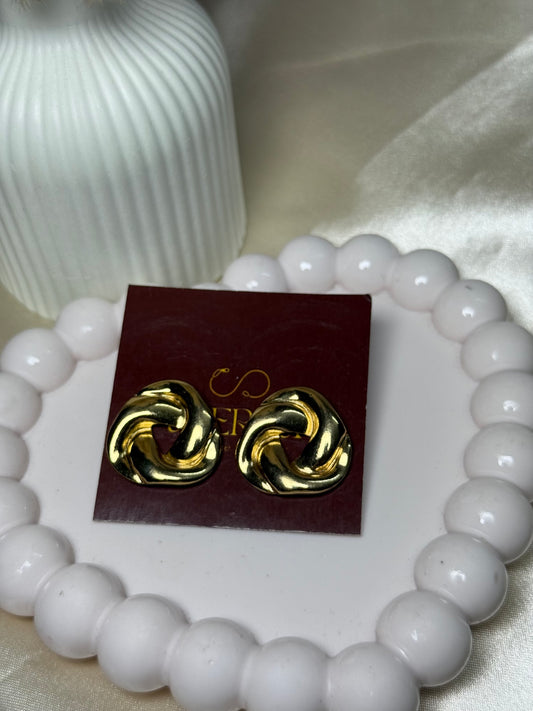 Knot stud earrings
