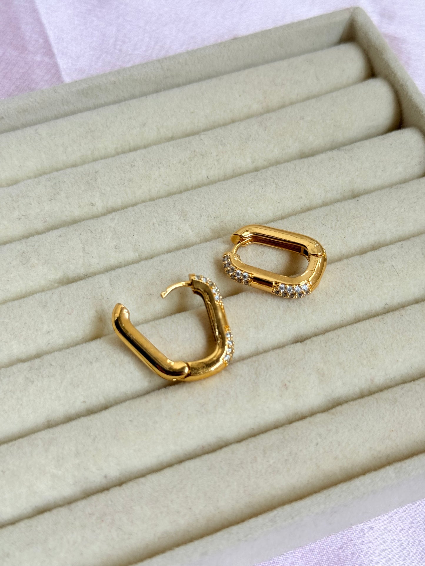 Amour hoops