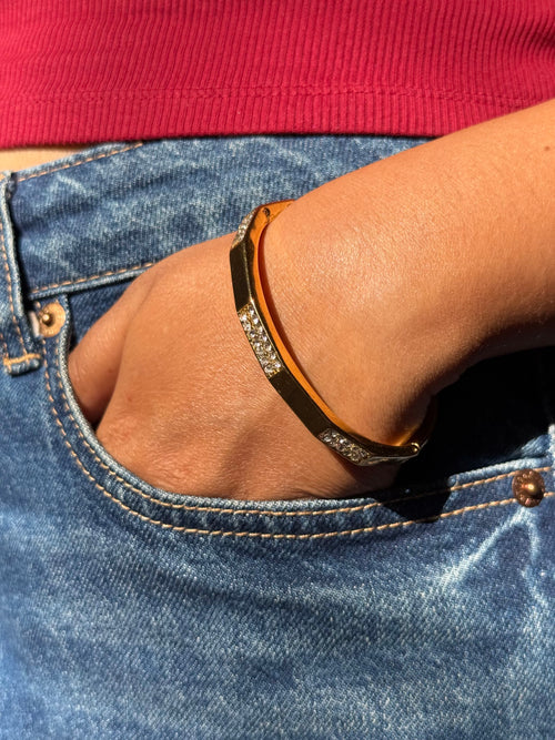 Classic anti tarnish bracelet lightweight timeless design