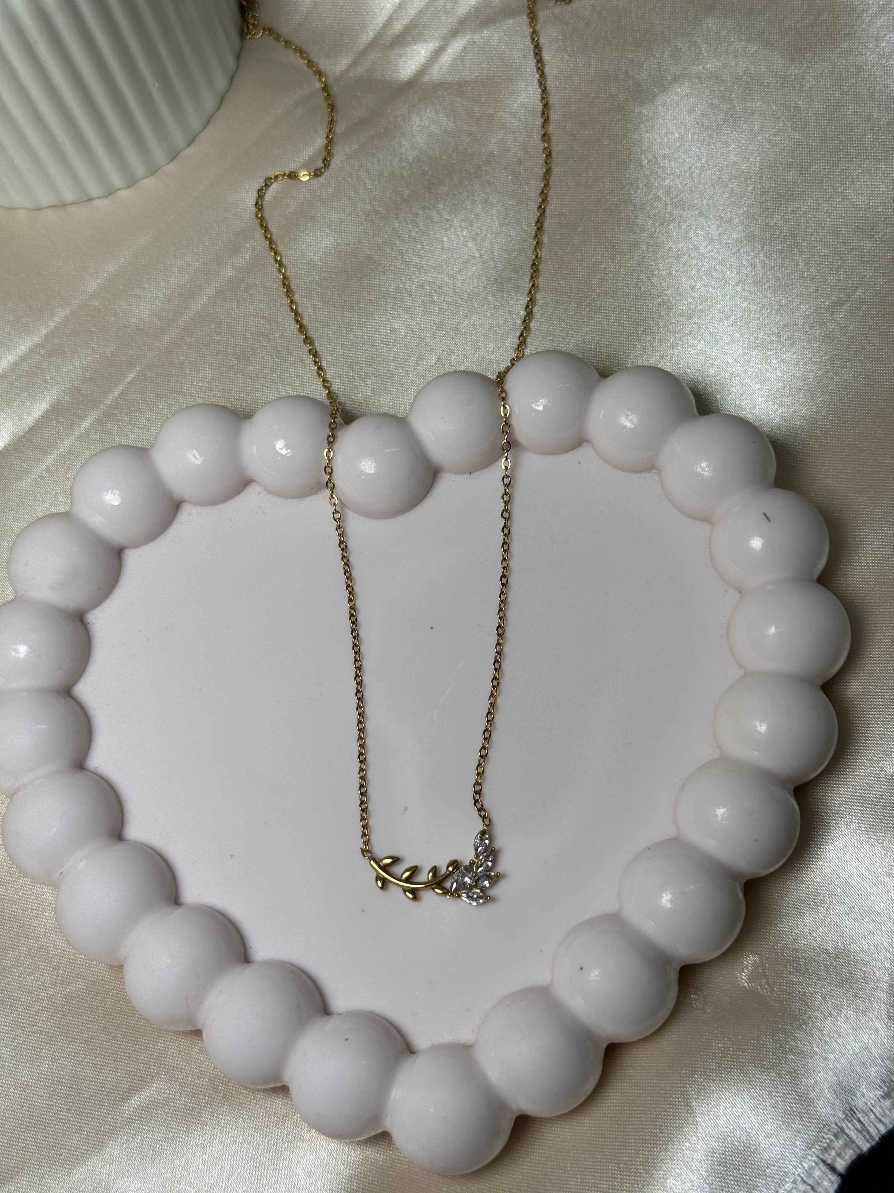 Aira Heart | Heart Anti-Tarnish Necklace for Cute Everyday Wear