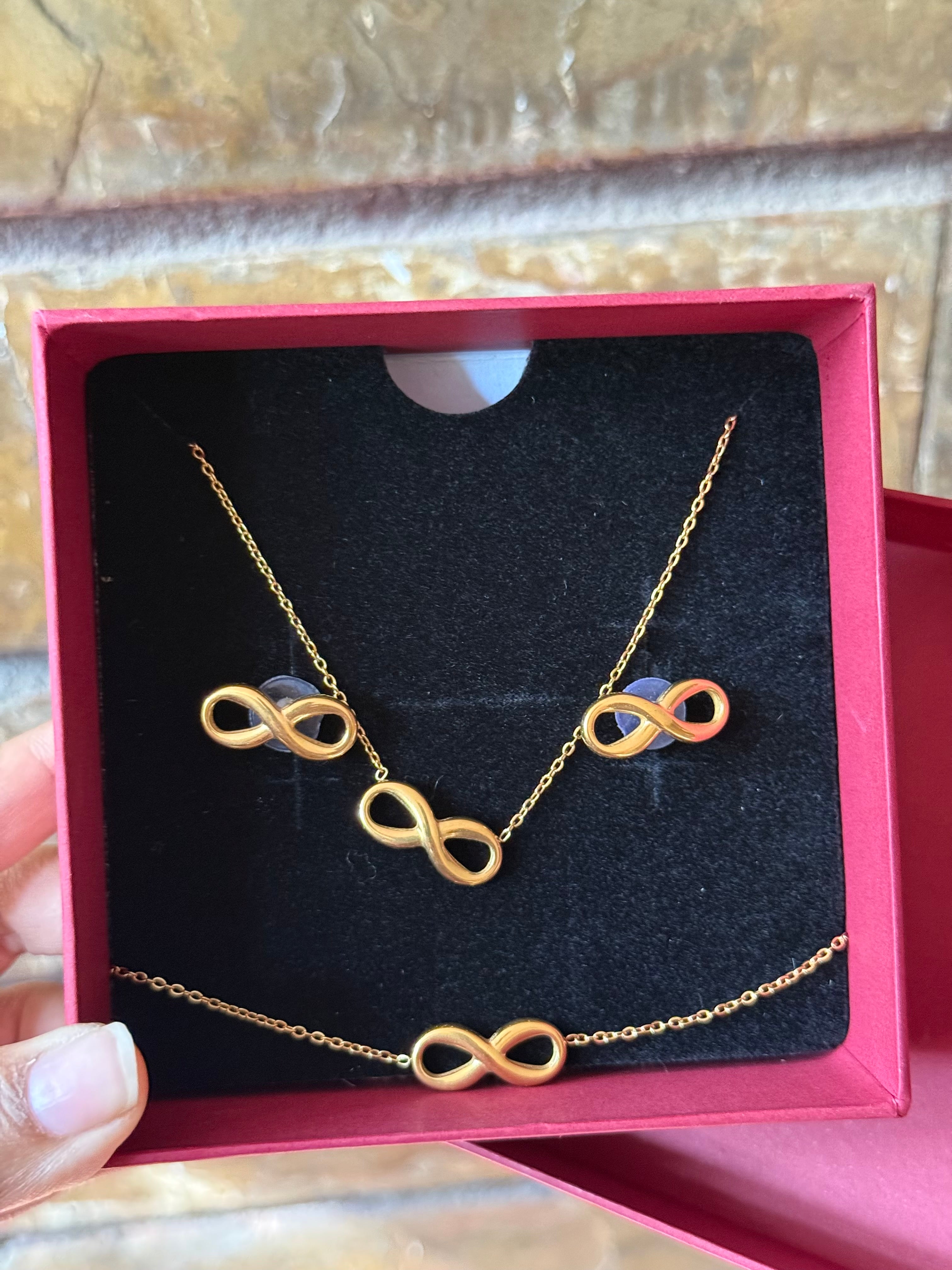 Infinity set