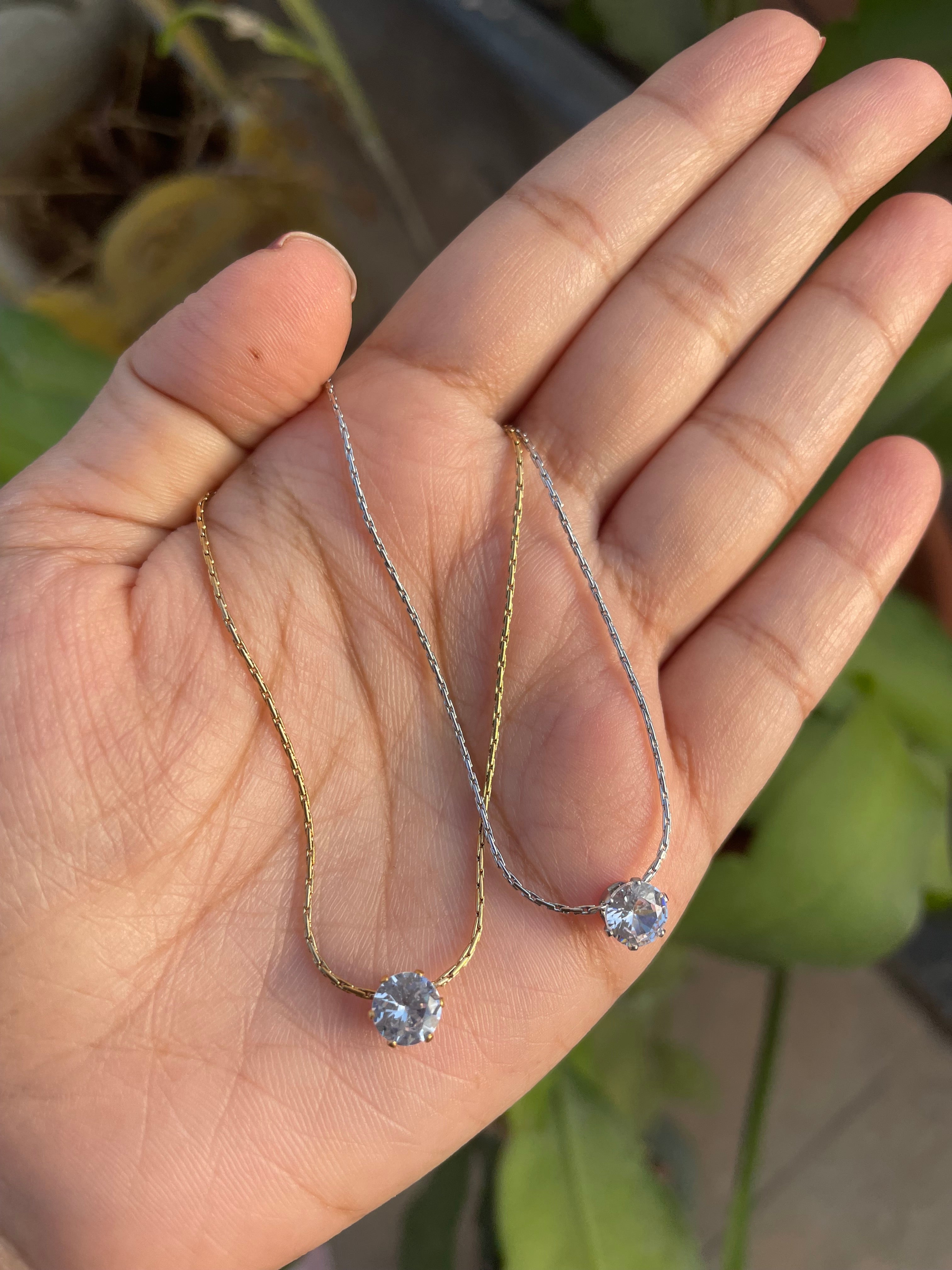 Gold solitaire chain