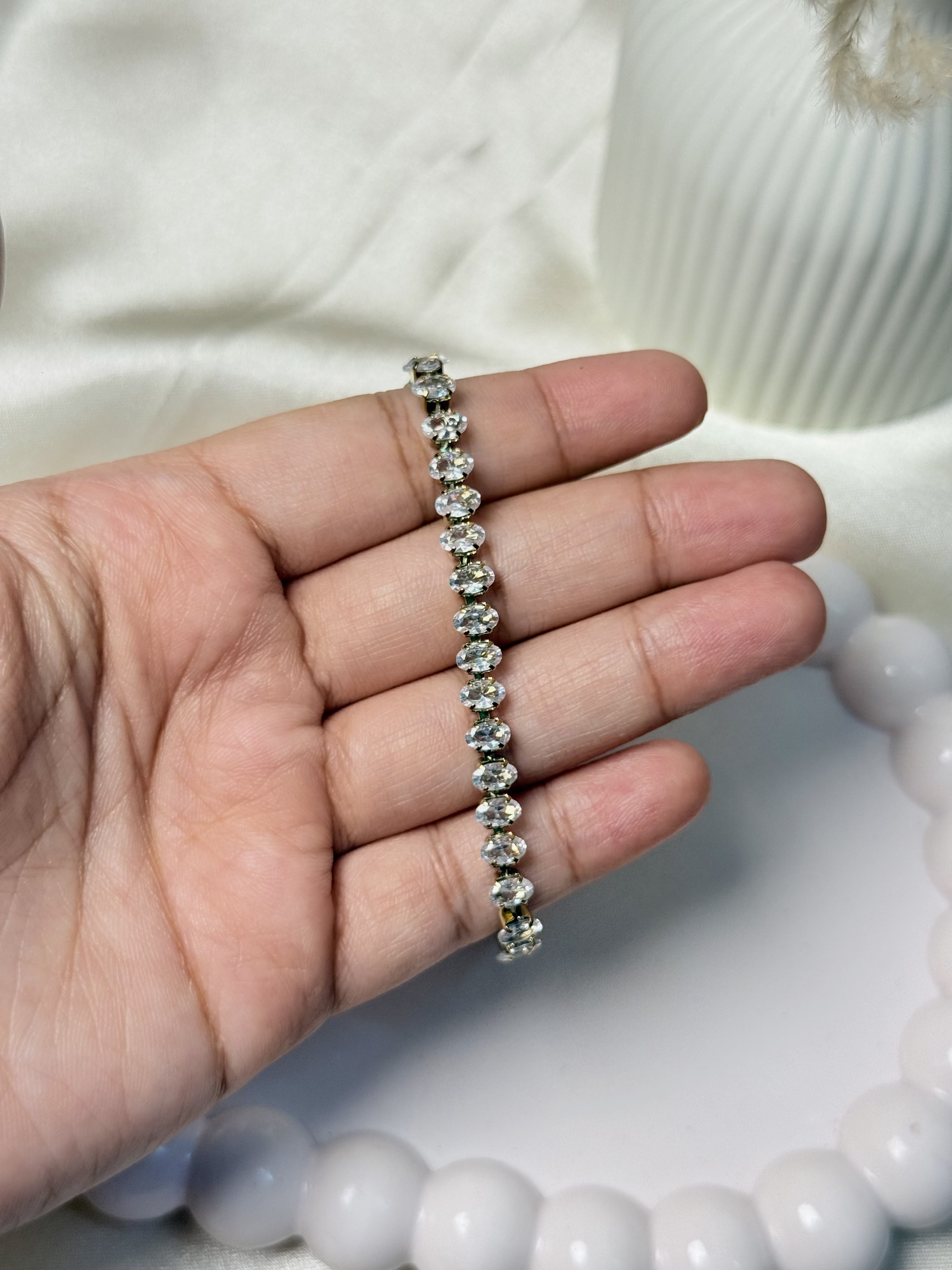 Tennis bracelet anti tarnish sleek elegant design