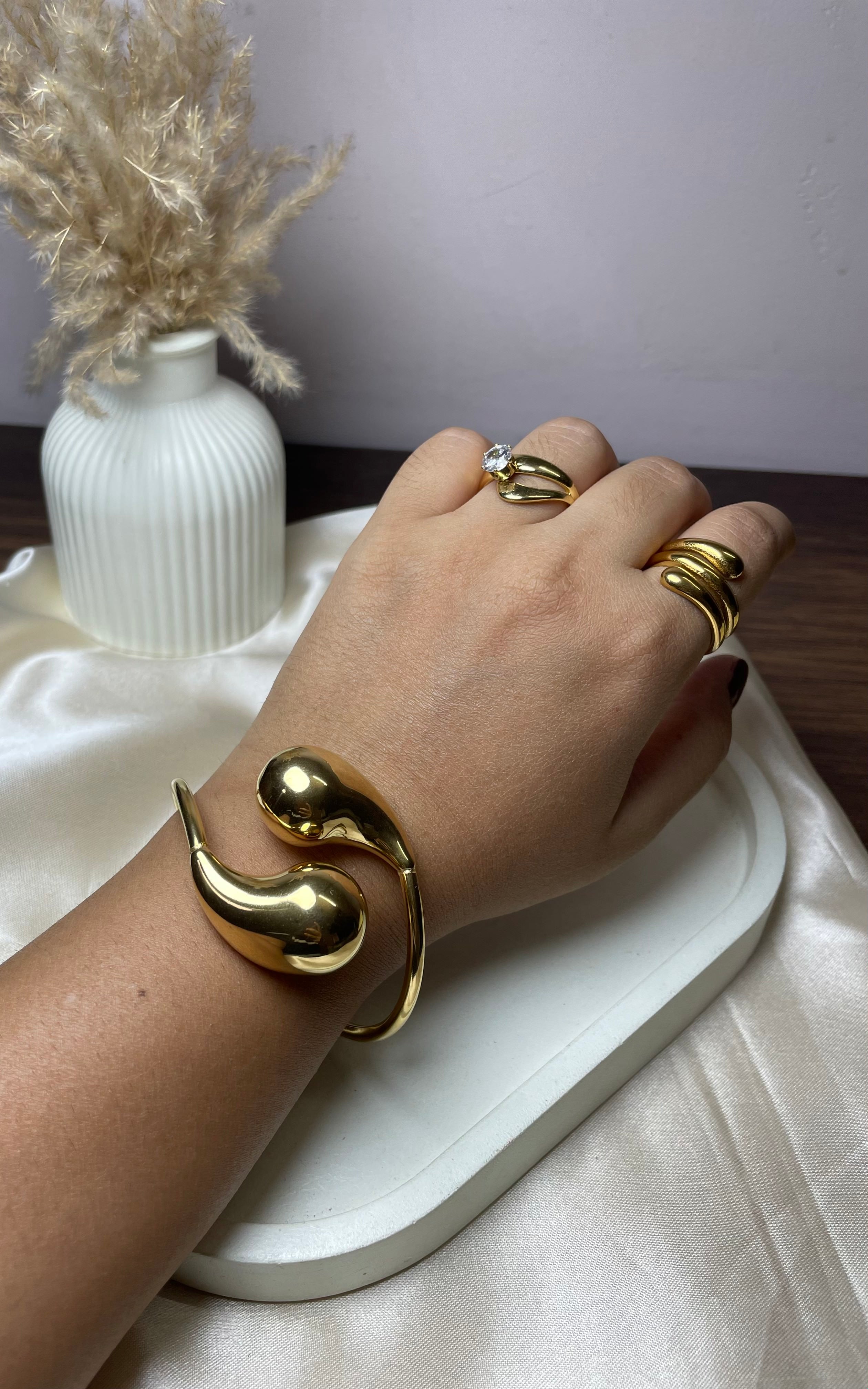 Minimal anti tarnish bracelet elegant everyday styling