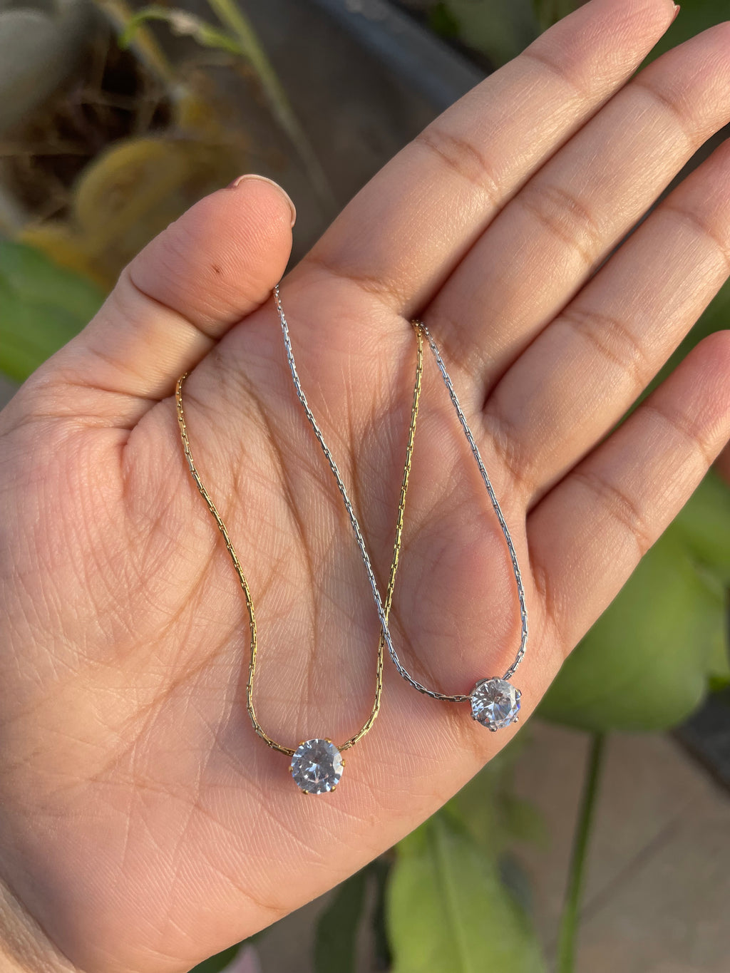 Gold solitaire chain