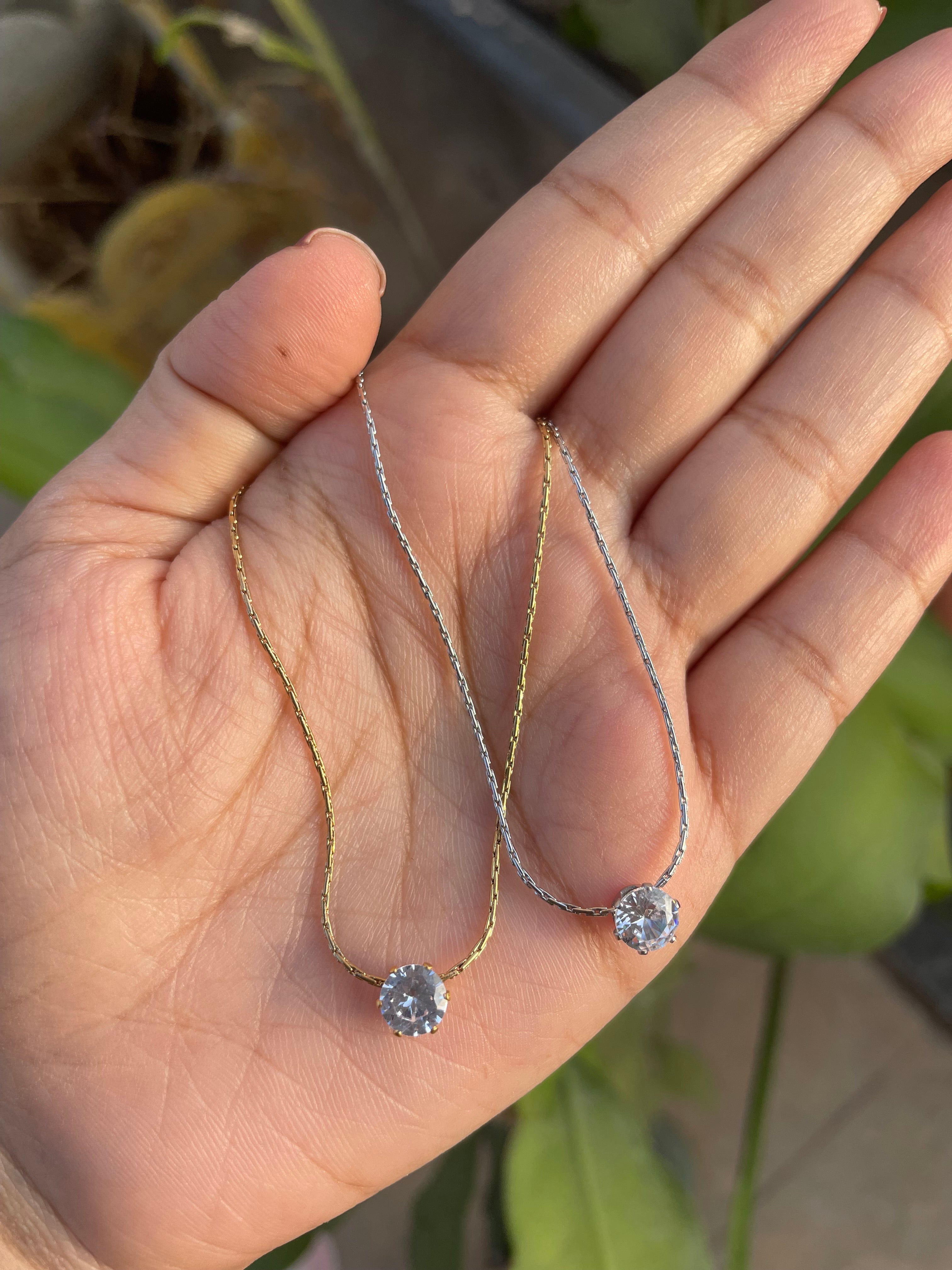 Gold solitaire chain