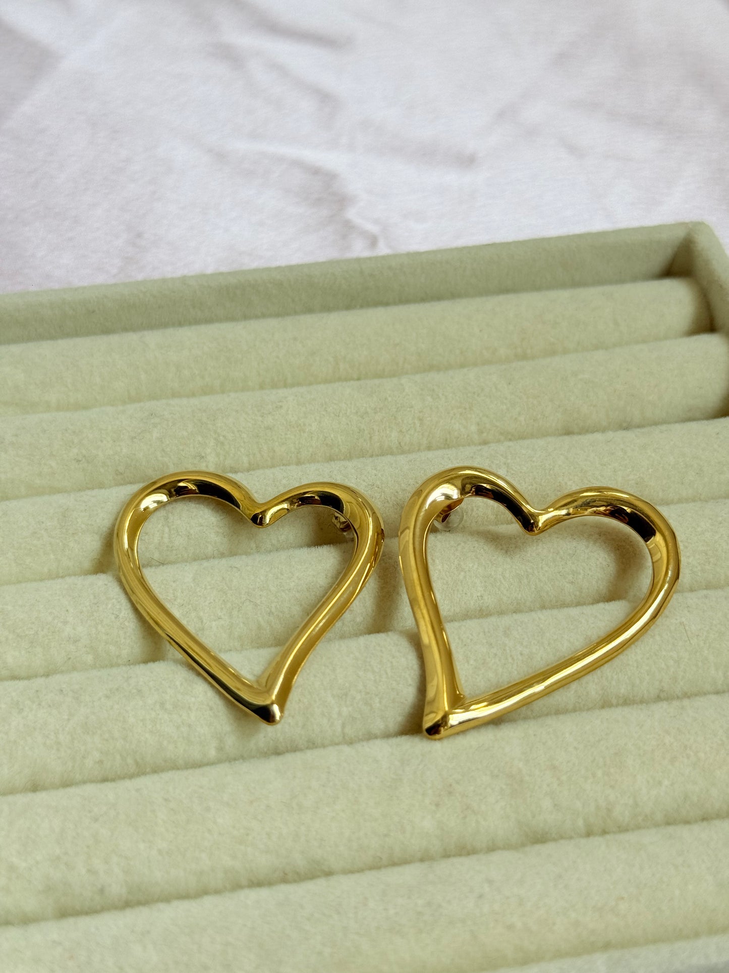 Chunky heart earrings