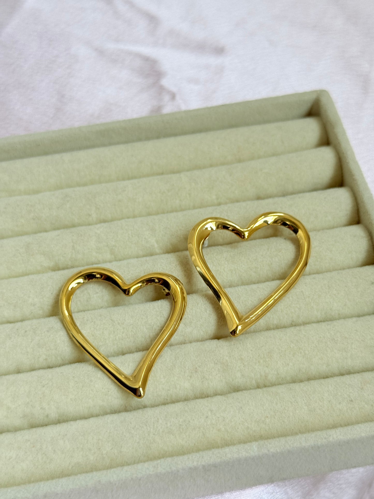 Chunky heart earrings