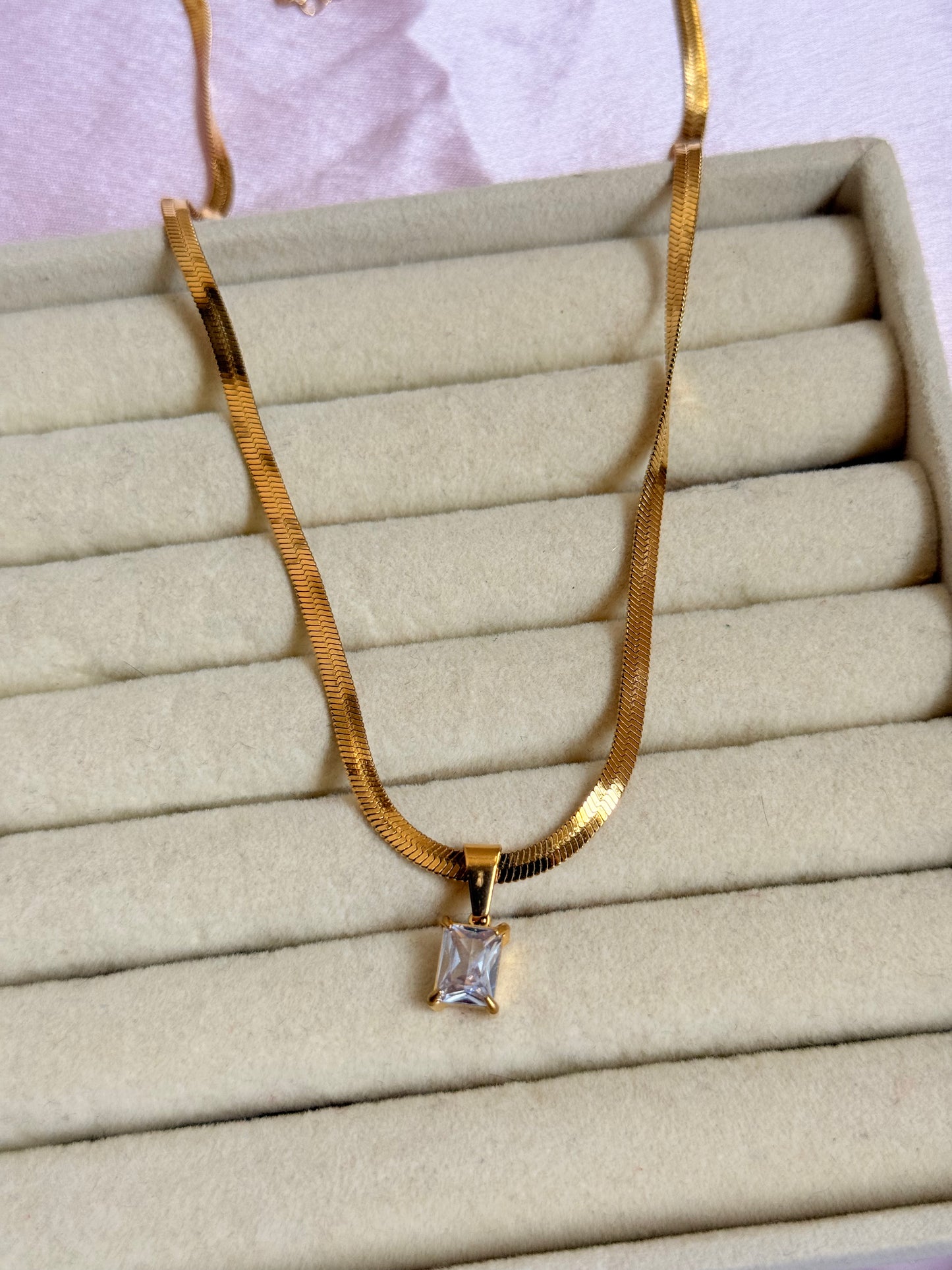 Clara Chain