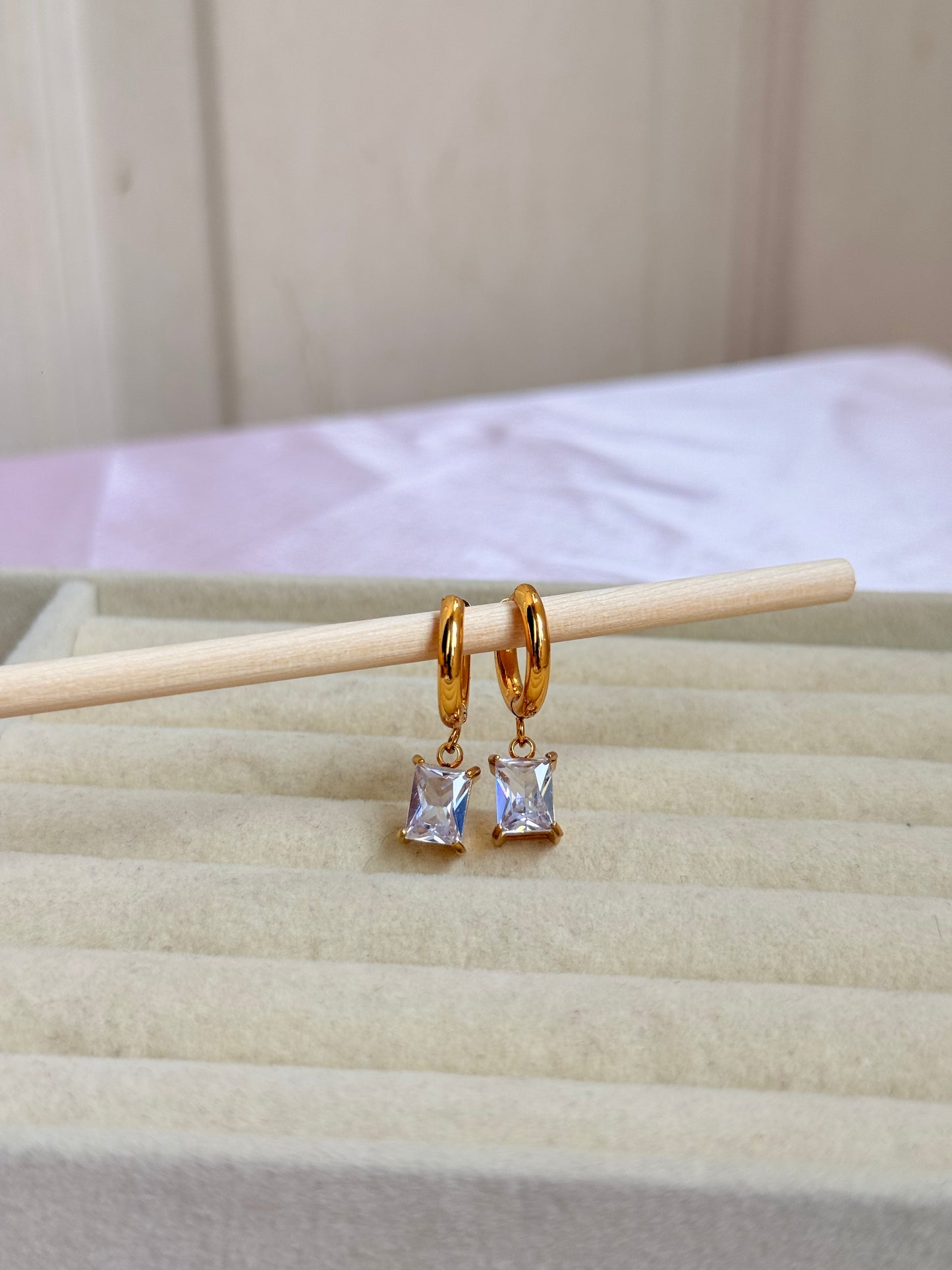 Crystal daisy earrings