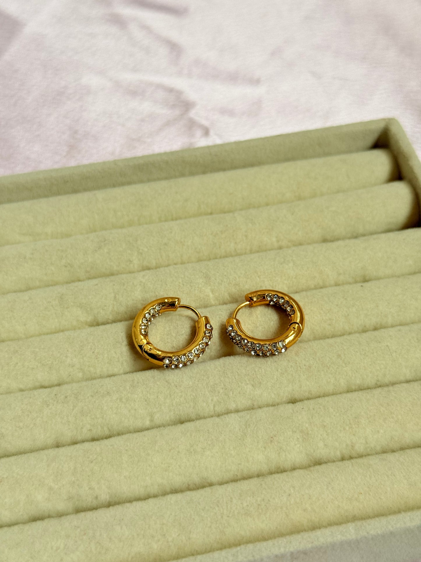 Dainty circle hoops