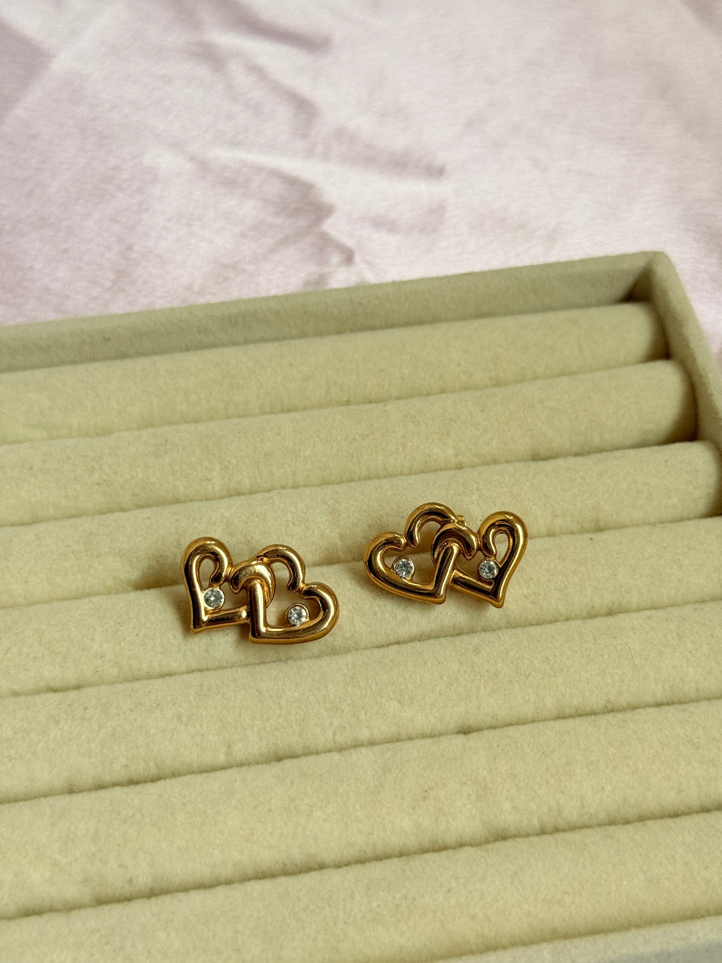 Dual heart studs