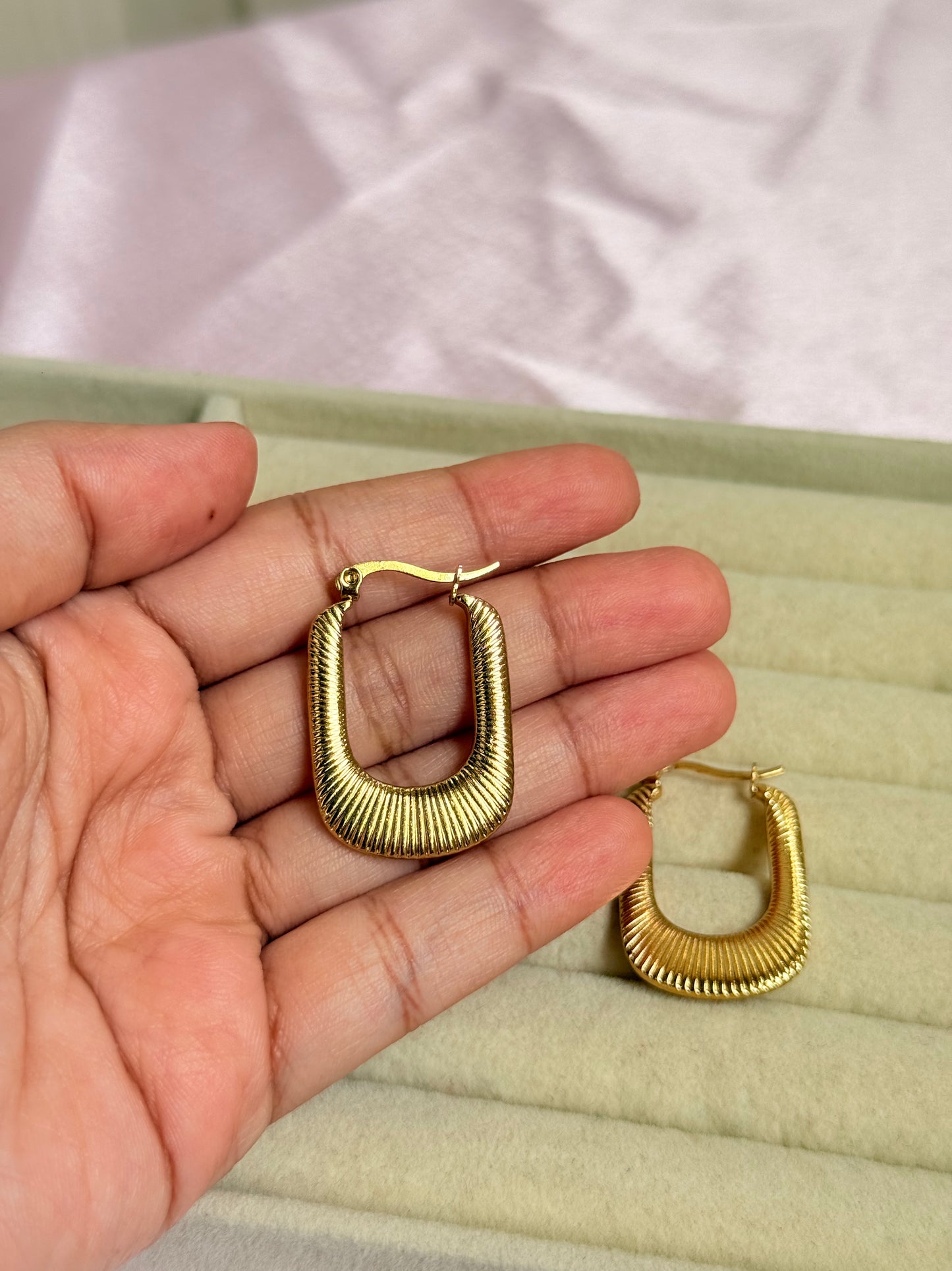 Elara hoops