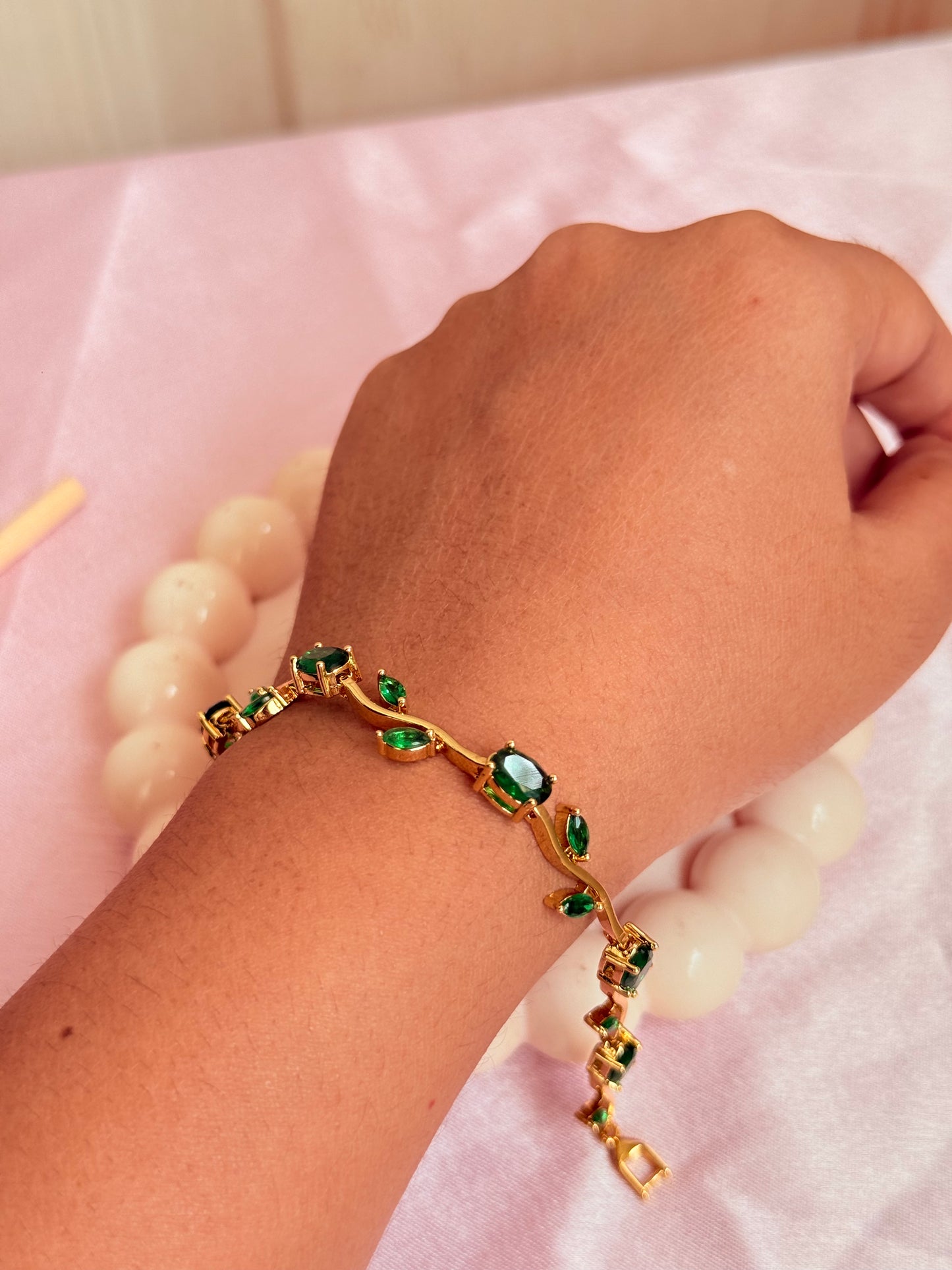 Green tulip bracelet