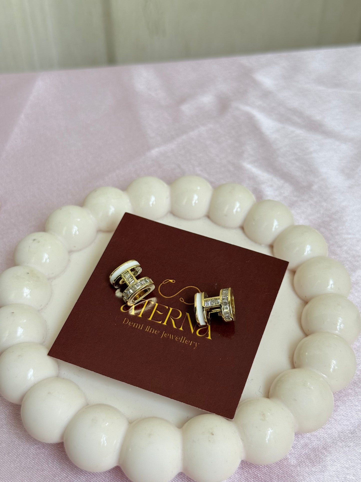H shaped studs