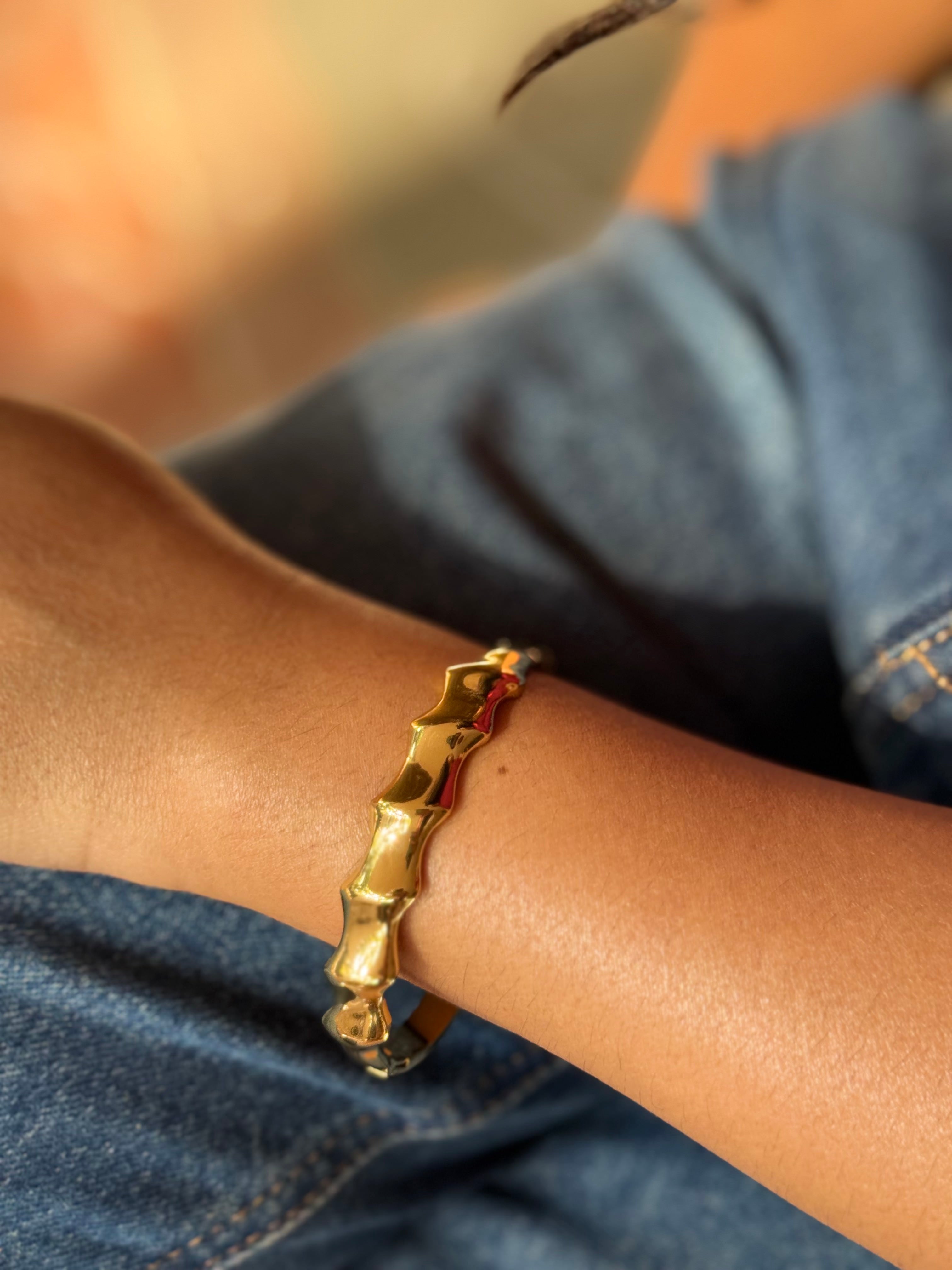 Lvy anti tarnish bracelet minimal stylish look