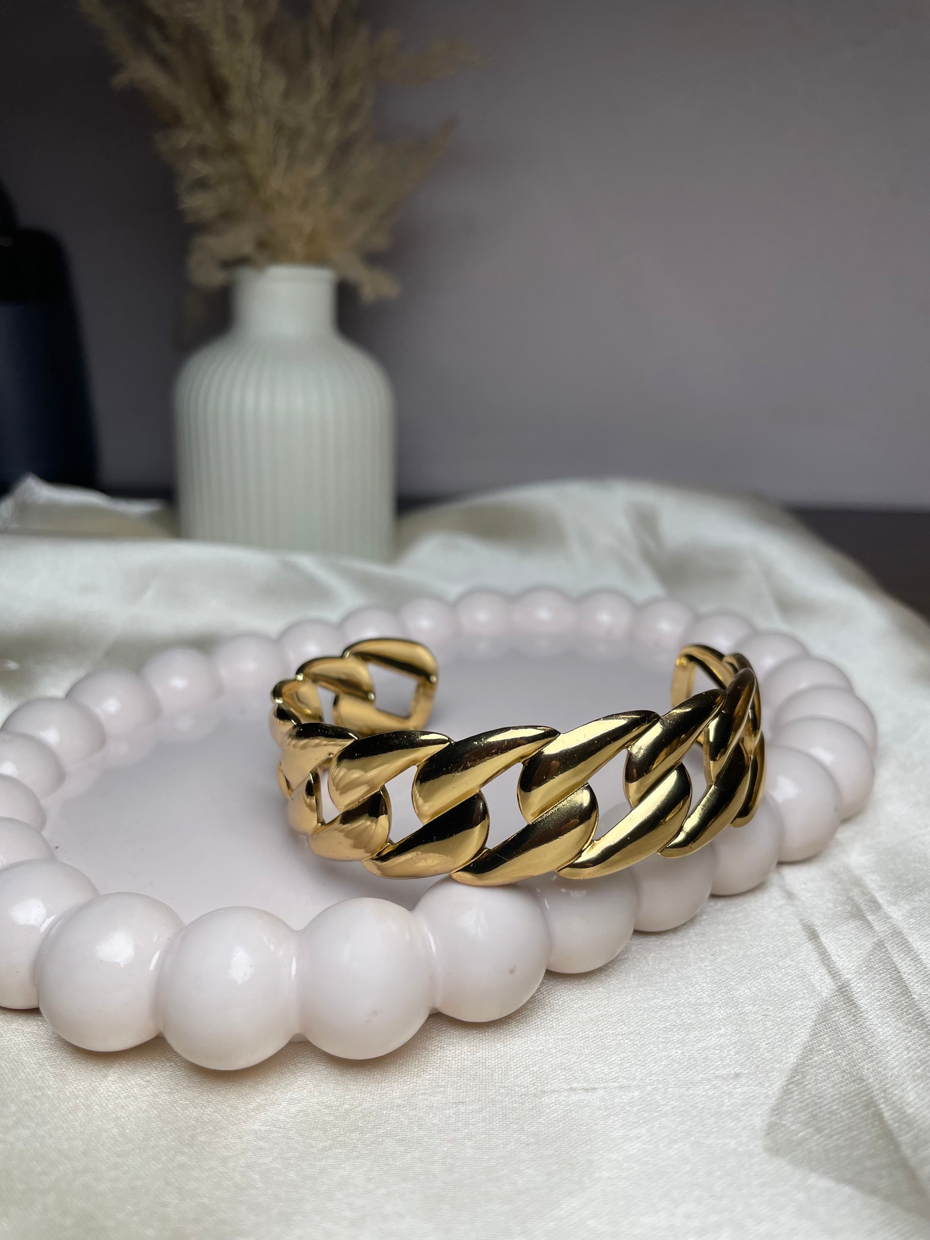 Mia anti tarnish bracelet minimal everyday wear