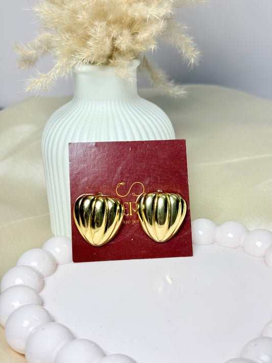 Molten heart anti tarnish stud earrings stylish wear