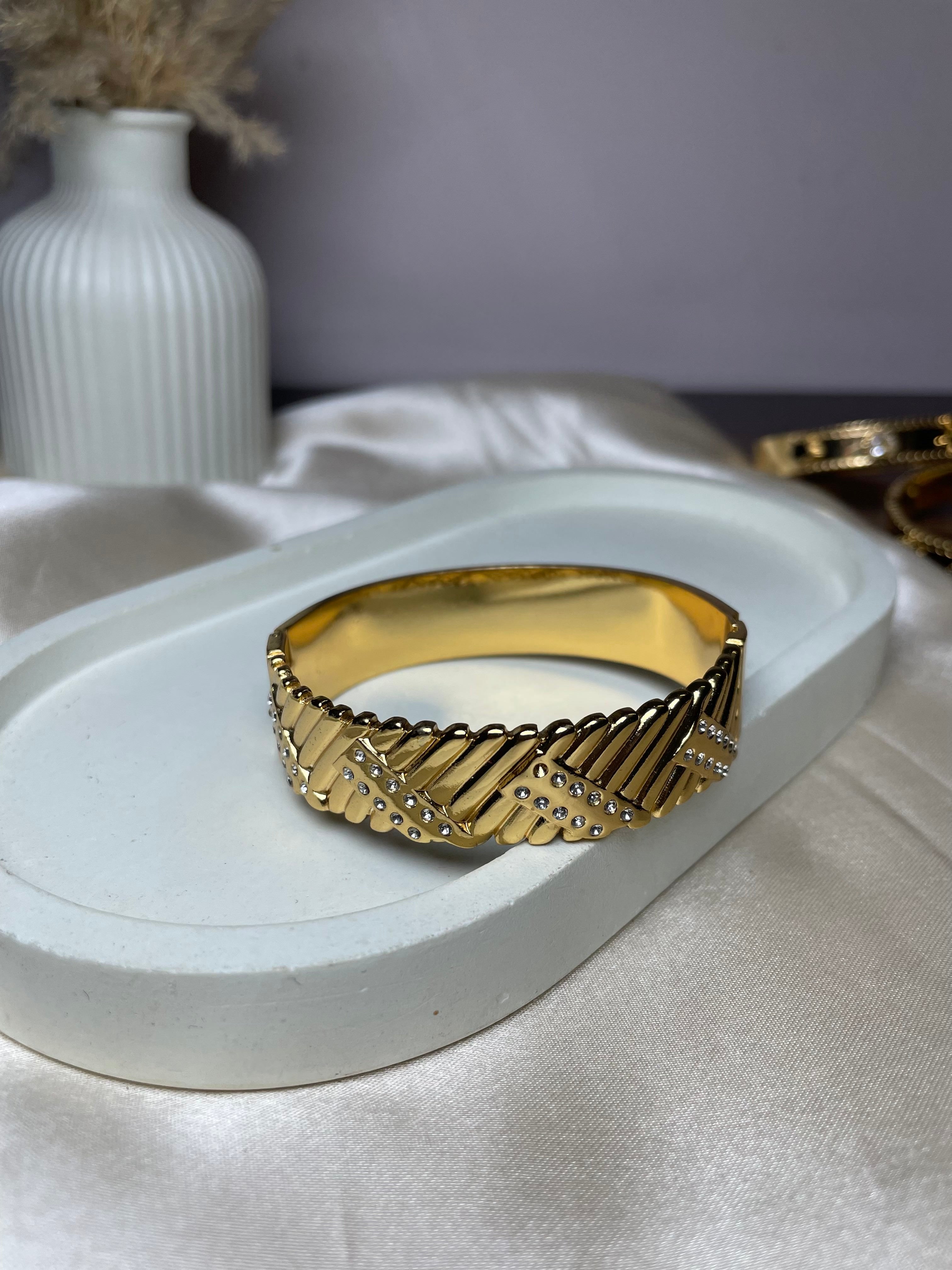 Olivine anti tarnish bracelet stylish everyday wear