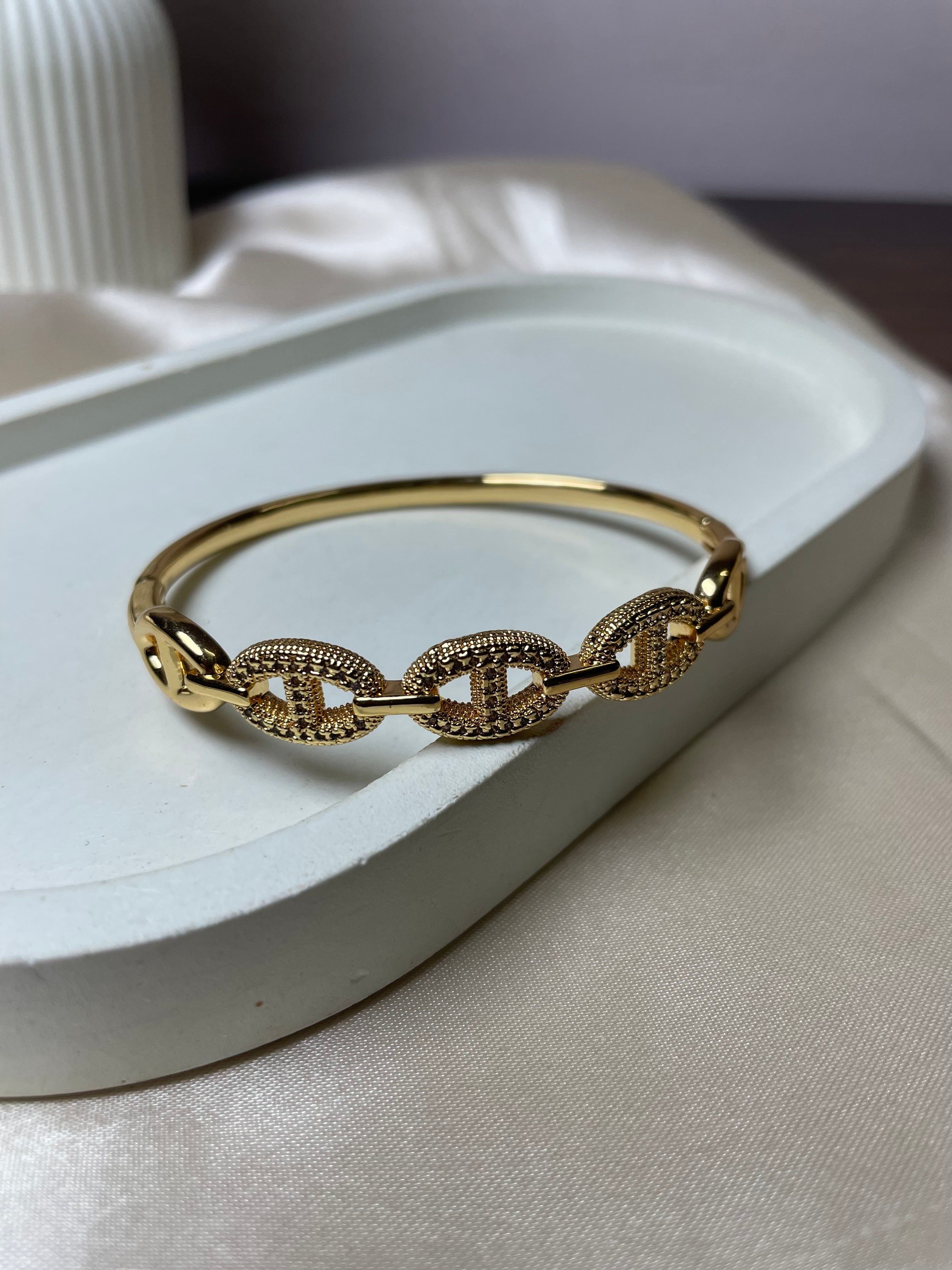 Zyra anti tarnish bracelet everyday styling