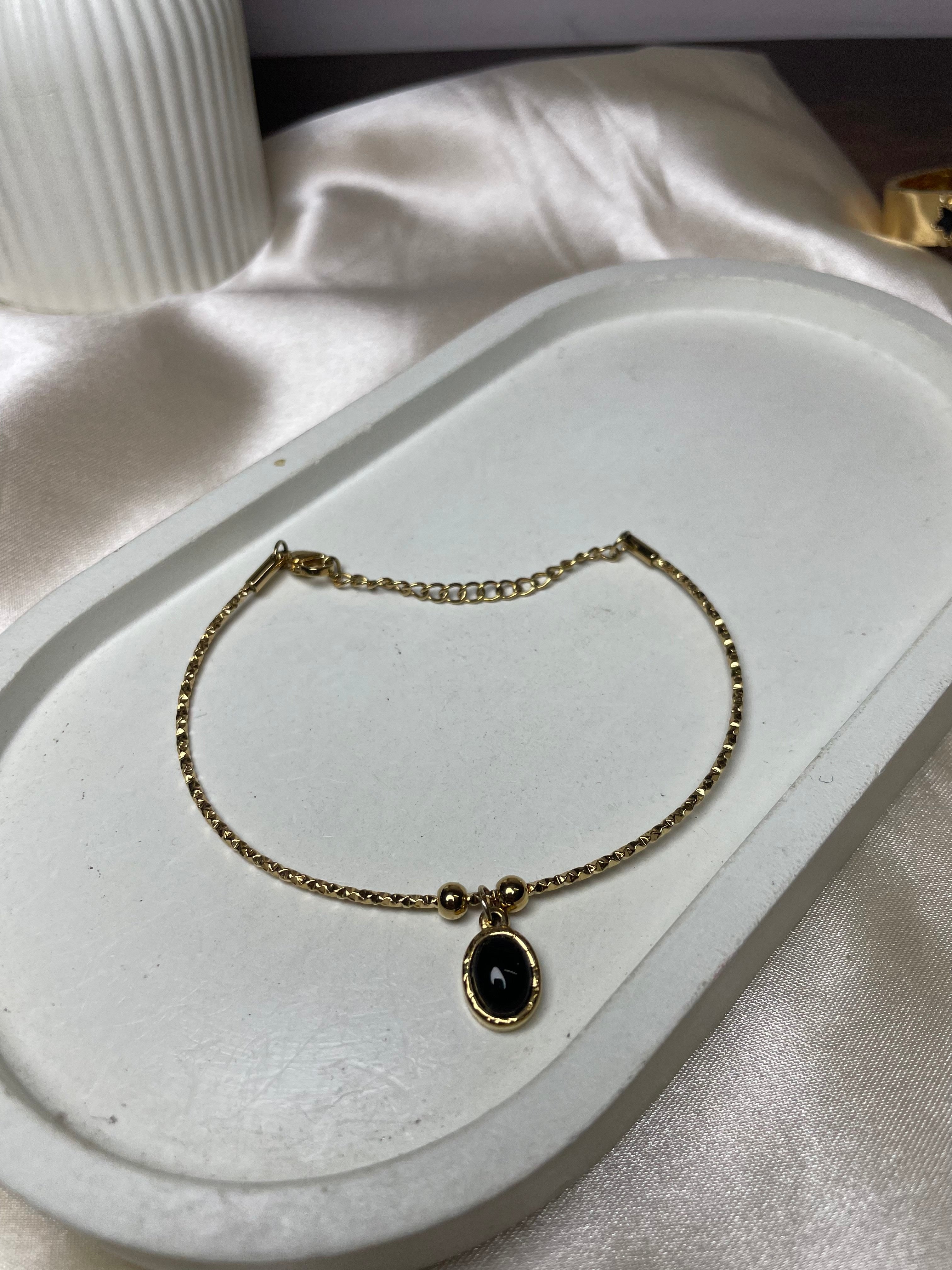 Black bead anti tarnish bracelet bold everyday style