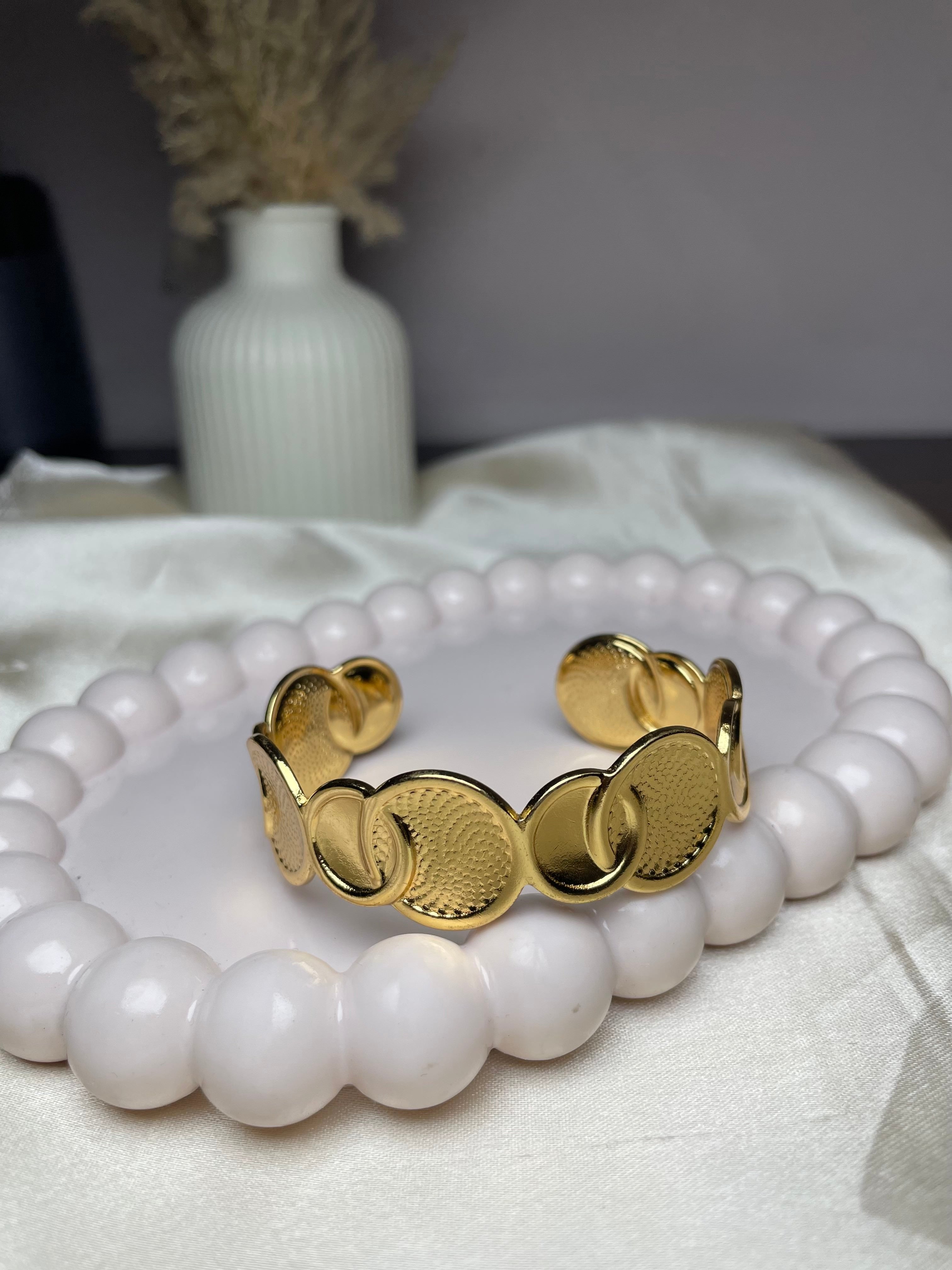 Classic anti tarnish bracelet timeless everyday style