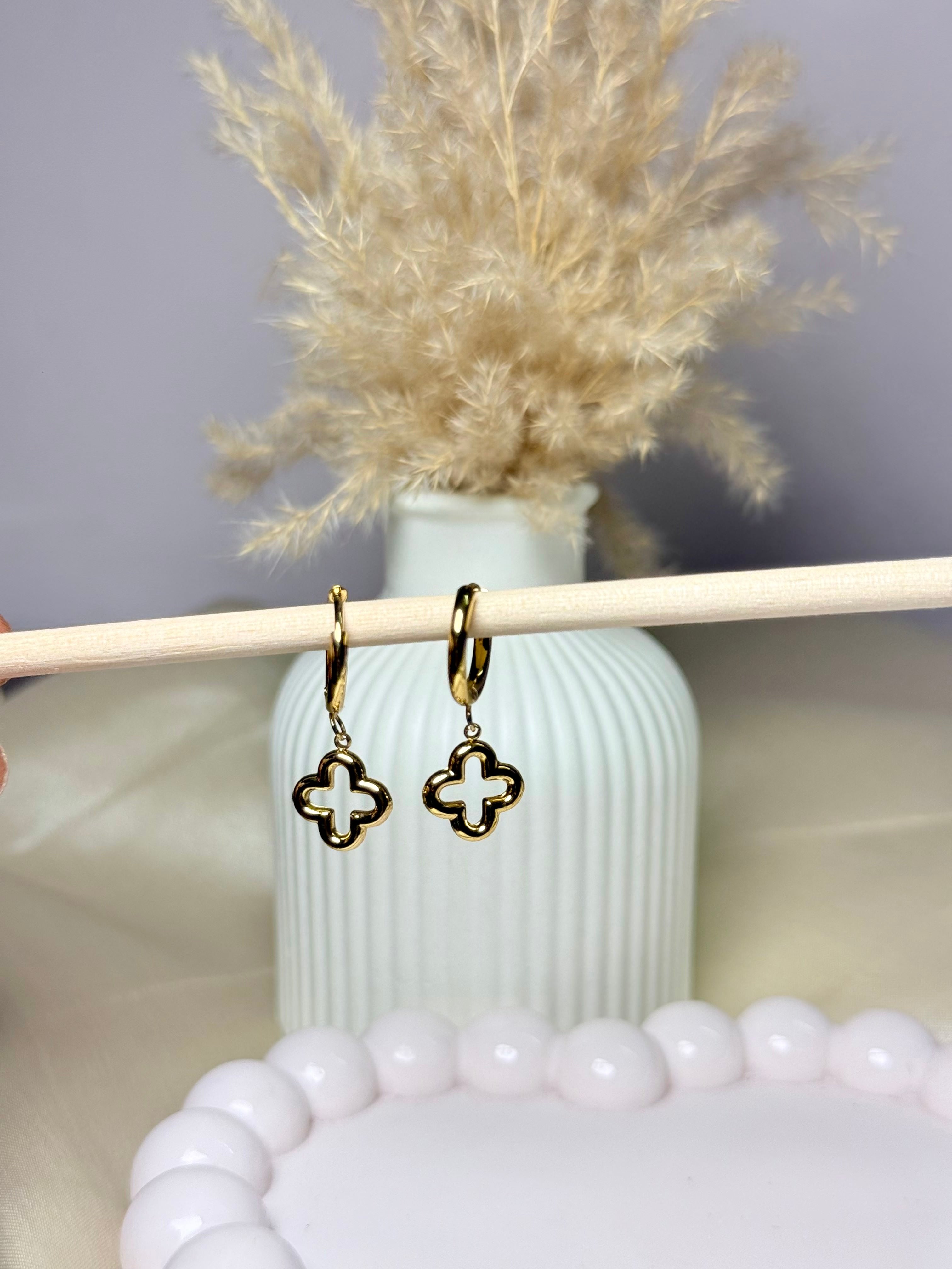 Mini clover anti tarnish earrings everyday styling